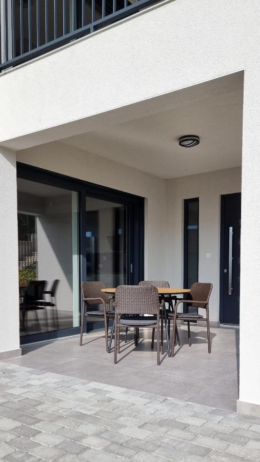 Seabreeze Luxury Apartments Njivice Exterior foto